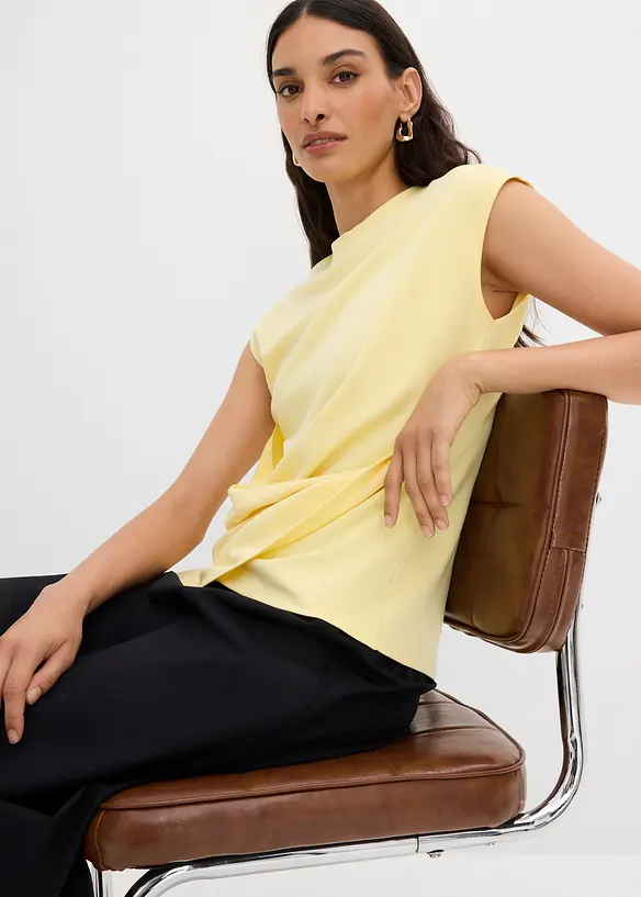 T-shirt &agrave; base asym&eacute;trique, bonprix