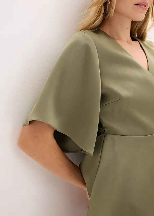 Blouse manches courtes &agrave; d&eacute;collet&eacute; plongeant, bonprix