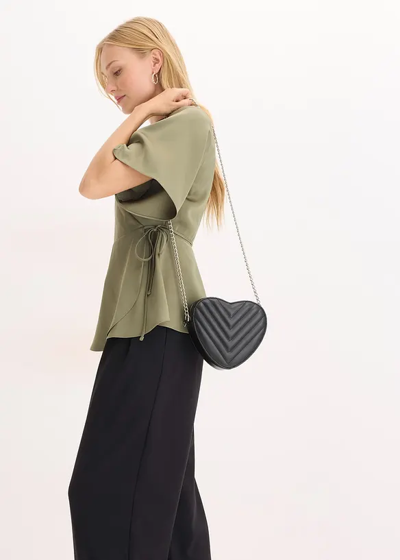 Blouse manches courtes &agrave; d&eacute;collet&eacute; plongeant, bonprix