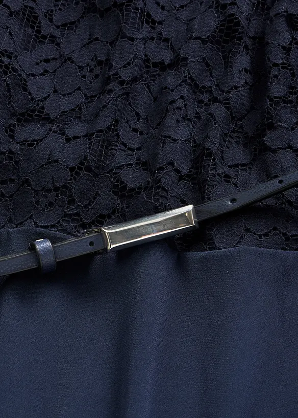 Robe courte avec ceinture et dentelle, bonprix