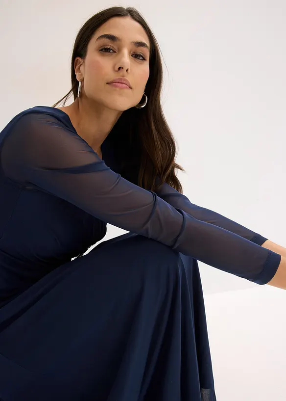 Robe de soir&eacute;e en tulle d&eacute;licat avec des strass, bonprix