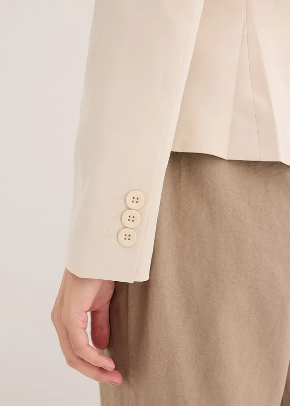 Blazer court avec poches &agrave; rabat, bonprix