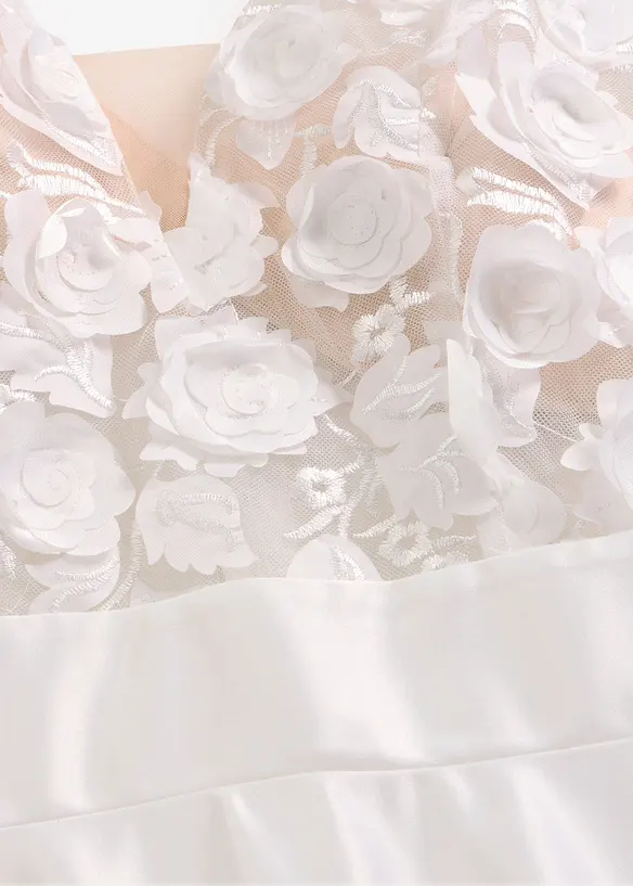 Robe de mari&eacute;e en satin brillant avec application de fleurs, bonprix