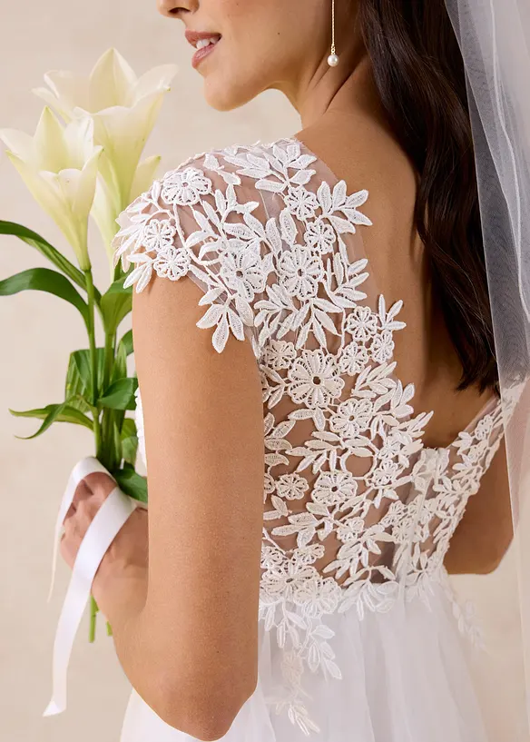 Robe de mari&eacute;e en tulle d&eacute;licat et dentelle, bonprix