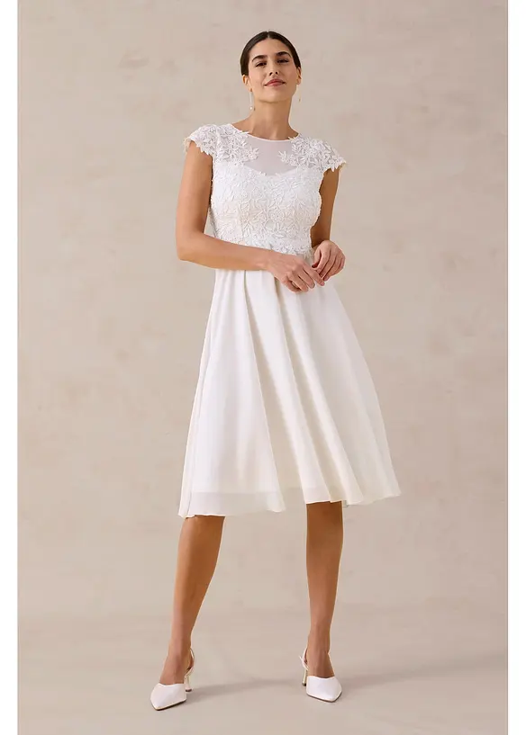 Robe de mari&eacute;e avec dentelle, bonprix