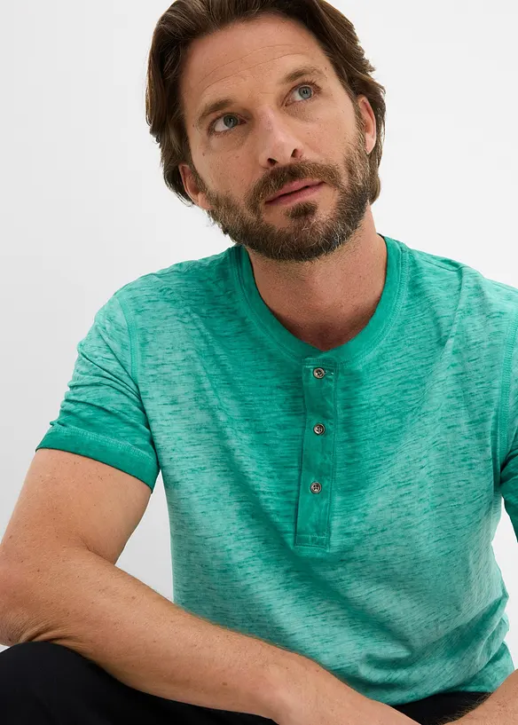 T-shirt col tunisien 100% coton, aspect d&eacute;lav&eacute;, bonprix