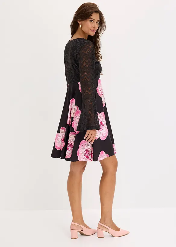 Robe en jersey &agrave; dentelle, bonprix