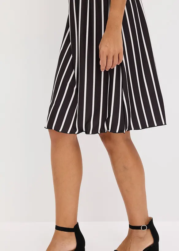 Robe courte avec d&eacute;collet&eacute; plongeant, bonprix