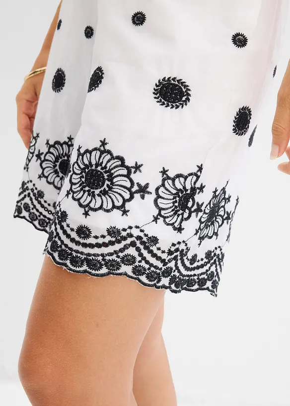 Short en twill avec dentelle ajour&eacute;e, bonprix