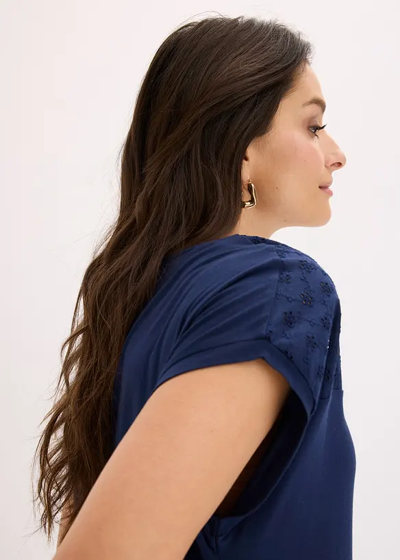 T-shirt doux &agrave; empi&egrave;cement en dentelle, bonprix