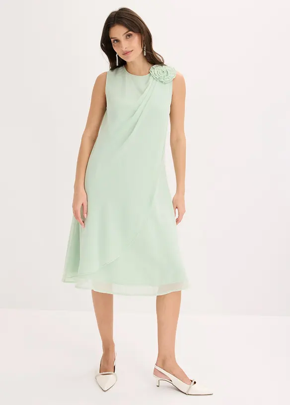 Robe de cocktail avec fleur appliqu&eacute;e, bonprix