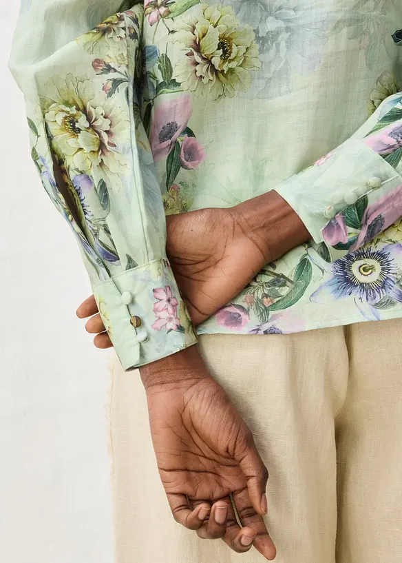 Blouse volant&eacute;e en ramie rafra&icirc;chissante, bonprix