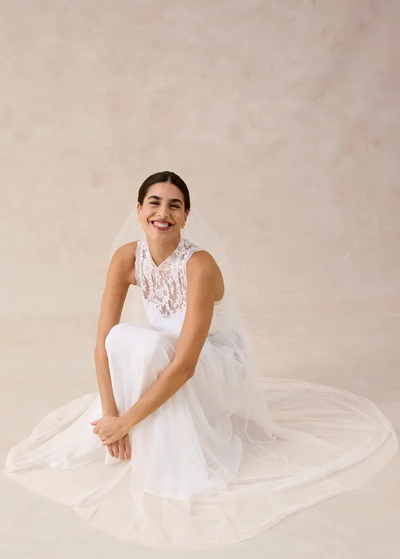 Robe de mari&eacute;e en tulle et dentelle, bonprix